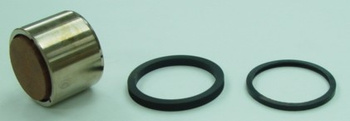TOURMAX TŁOCZEK ZACISKU HAMULCOWEGO Z USZCZELNIACZAMI KAWASAKI ZX6R`95-97, ZX9R`94-95, ZZR600/1100 (MADE IN JAPAN) (30X22,5MM)